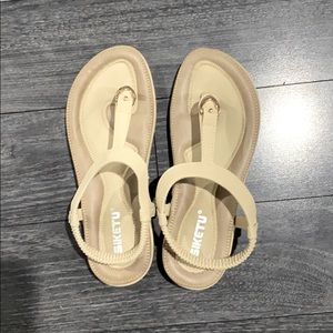 Comfy dress up sandals